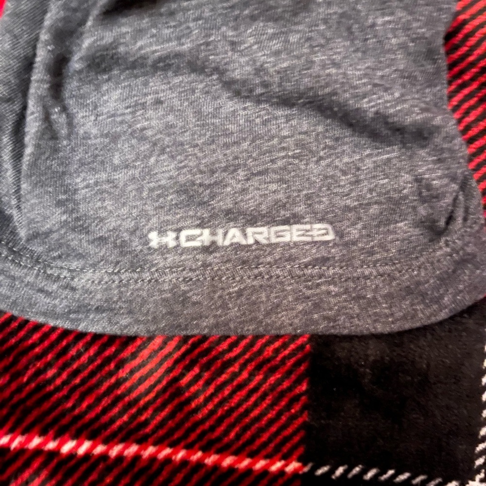 Under Armour T-Shirt Size Medium Loose Fit Heat Gear